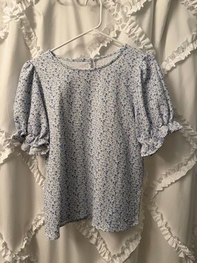 Women's Blue Floral Puff-Sleeve Top